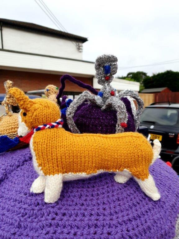 Knitted Corgi and Crown