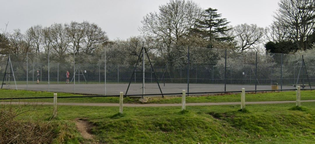 image of tennis court